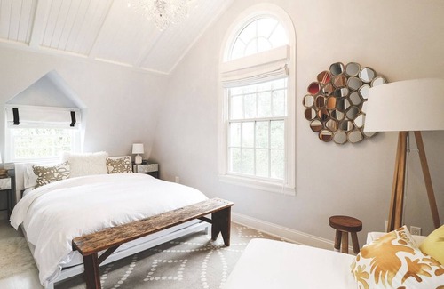 Village of Southampton Cottage | Stylish Sunny Artist's House close to the Beach