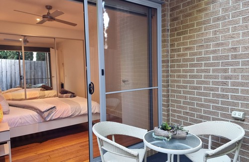Dromana House | Stylish townhouse in prime location Dromana