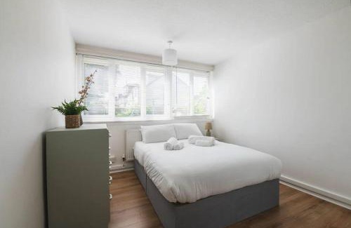 Tottenham Green Apartment | Stylish & Tranquil Flat with Excellent Connections