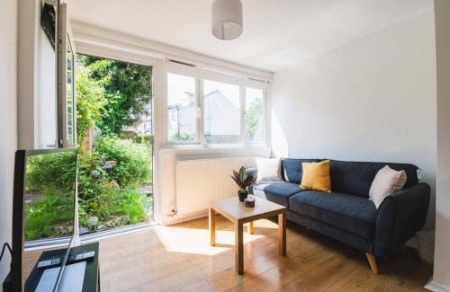 Tottenham Green Apartment | Stylish & Tranquil Flat with Excellent Connections