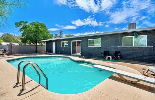 Tucson Apartment | Stylish Tucson Studio Getaway Near Zoo & Downtown!