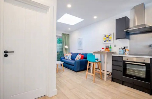 Caterham Apartment | Stylish two bed flat in Caterham