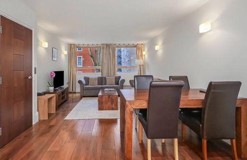 Bloomsbury Apartment | Stylish two bedroom apartment with sofa bed