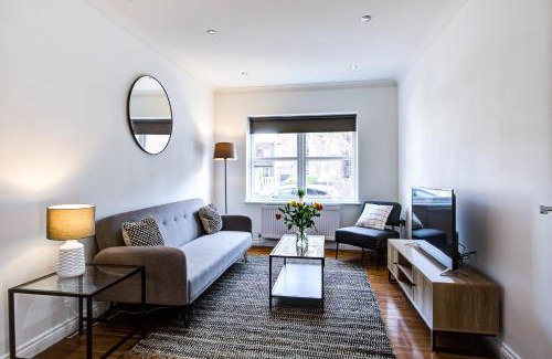 Havering Apartment | Stylish Two Bedroom Apartment With Free Parking!