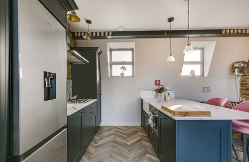 The Lane Apartment | stylish two bedroom flat in Peckham 5 minutes from station
