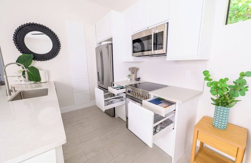 Buena Vista House | Stylish two-bedroom home in Buena Vista with private spa