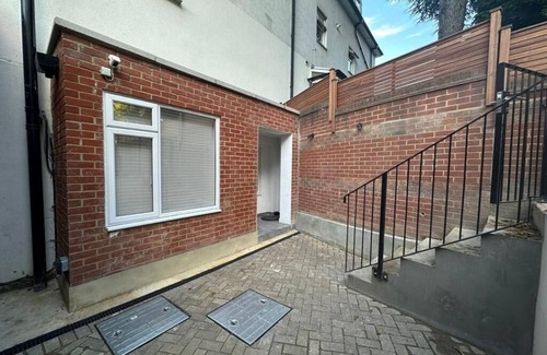 Brondesbury House | Stylish Two Bedroom House In Kilburn