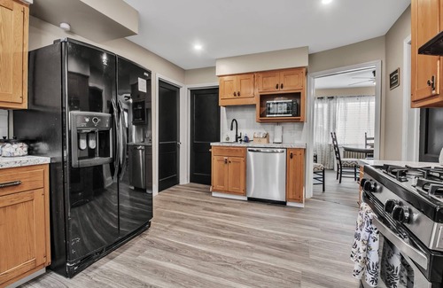 Buffalo Apartment | Stylish Two Bedroom Retreat near Buffalo