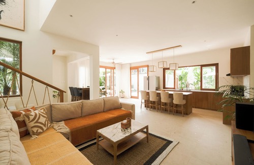 Ungasan Villa | Stylish Uluwatu Villa with Sauna + Ice Bath + Pool + Ocean Views