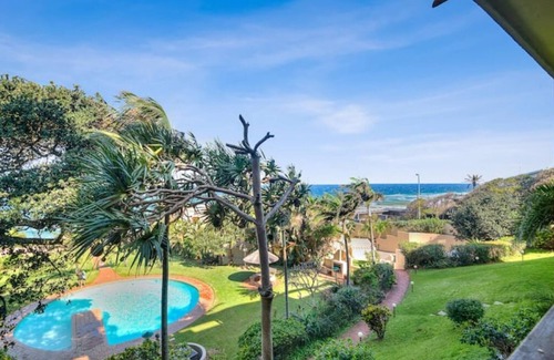 Selection Beach Apartment | Stylish Umdloti beach flat, pool & sea views