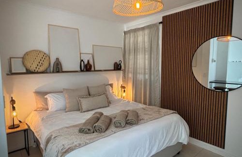 Henties Bay Apartment | Stylish unit with amazing view