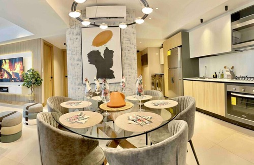 Viejo Arroyo Hondo Apartment | Stylish Upscale Condo, Amazing Terrace with Pool, Great City Views, Near All
