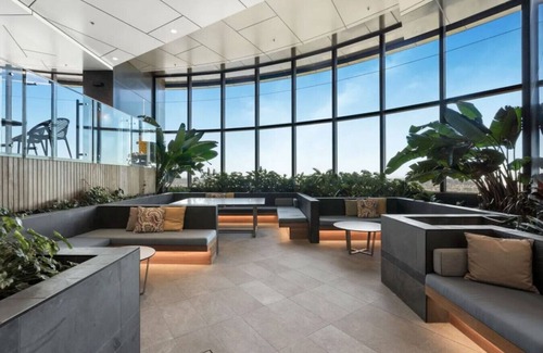 Brisbane Central Business District Apartment | Stylish Urban 2BR | Free Parking