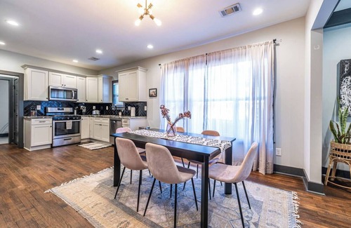 Washington Park House | Stylish Urban Retreat, Minutes to Downtown!
