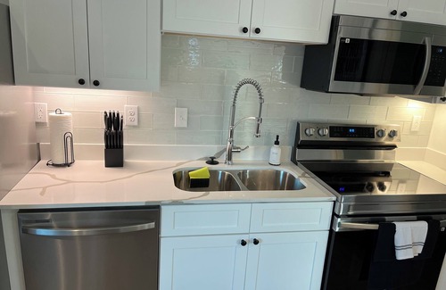 Old East Dallas House | Stylish Urban Retreat