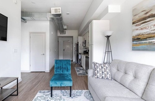 Rutledge Hill Apartment | Stylish urban retreat at Sentral SoBro in the heart of Nashville!