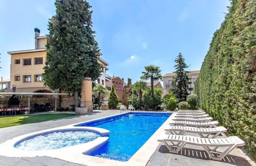 Portell Villa | Stylish Villa for 27 in Catalonian countryside!