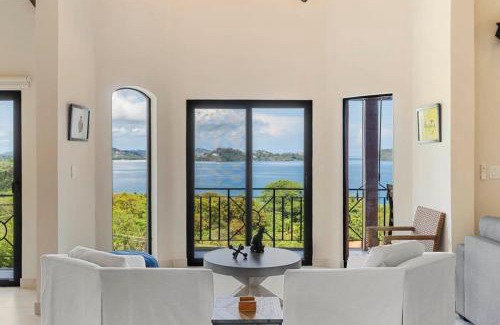 Potrero House | Stylish Villa with Brand-New Furniture, Panoramic Ocean Views, and Infinity Swimming Pool & Hot Tub