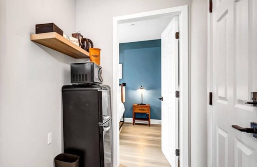 Vista Apartment | Stylish Vista Gem, Walk To Downtown, Near Beach