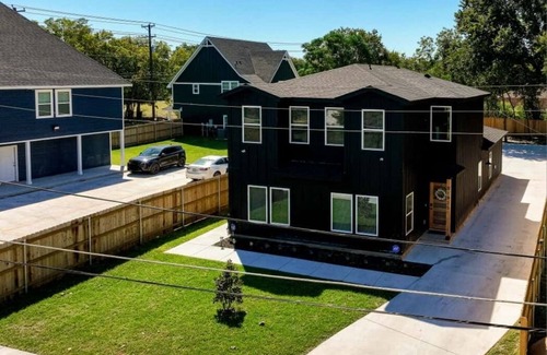 University House | Stylish Waco Retreat in a Prime Location