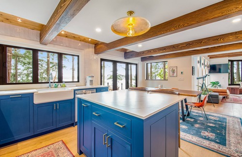 Lopez Island House | Stylish waterfront oasis w/hot tub, fiber optic internet, & entertainer's deck