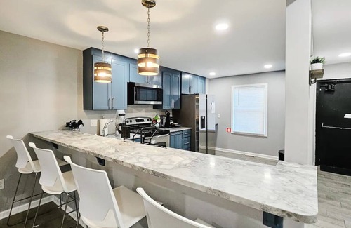 Downtown Wilmington House | Stylish Wilmington Retreat: Historic and Modernnn