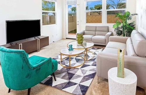 Rialto House | Stylish Woodcrest Castle