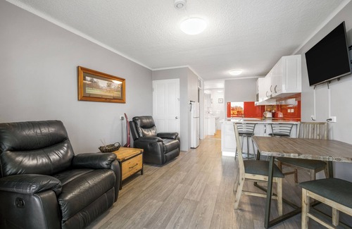 Crescent Head Apartment | STYLISHLY DECORATED WITH KILLICK CREEK WATER FRONTAGE