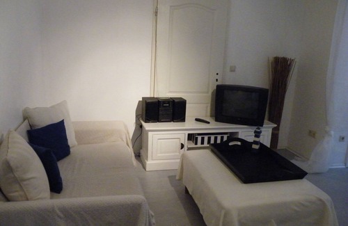 Offheim Apartment | Stylishly furnished studio apartment near Limburg