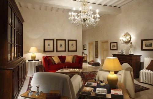 Old Town Apartment | Stylishly renovated 170qm apartment in antique centre of Perugia, quiet location