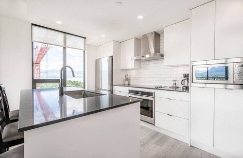 Downtown Kelowna Apartment | Sub-Penthouse Downtown at the Brooklyn #2302