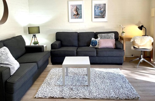 Subiaco Apartment | Subiaco Village with pool, BBQ & spa - free parking and wifi - two bedroom