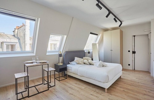 Saint-Merri Apartment | Sublim Studio Beaubourg/Le Marais