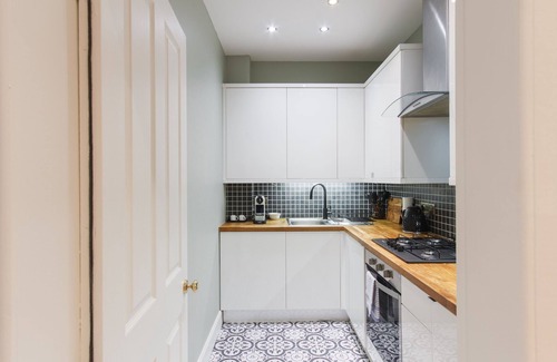 Leith Apartment | Sublime 1BD Retreat near Edinburgh City Centre