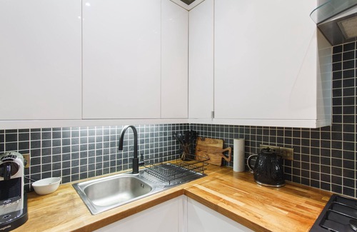Leith Apartment | Sublime 1BD Retreat near Edinburgh City Centre