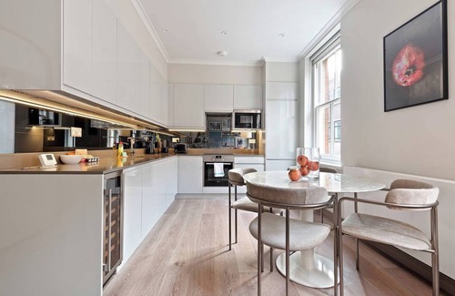 Holborn Apartment | Sublime 2BD Flat in the Heart of London, Zone 1