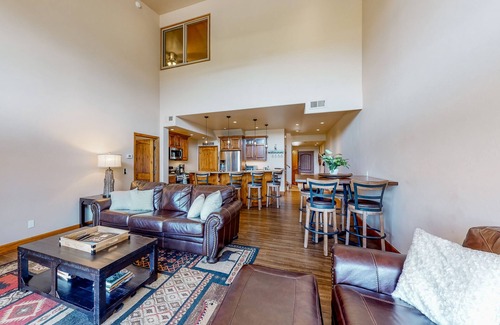 Pagosa Springs House | Sublime dog-friendly townhouse with mountain view, central AC, & washer/dryer