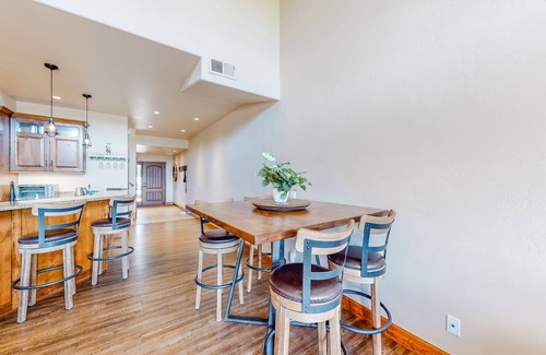 Pagosa Springs House | Sublime dog-friendly townhouse with mountain view, central AC, & washer/dryer