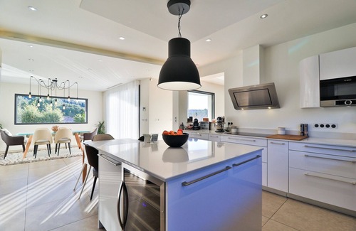 Ventabren Villa | Sublime modern villa with pool 8 minutes from Aix en Provence