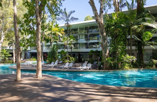 Palm Cove Apartment | Sublime Palm Cove 2BR Beachfront Apt - Lagoon Pool