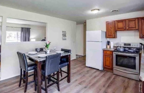 Henrietta House | Suburb comfy home near RIT and airport