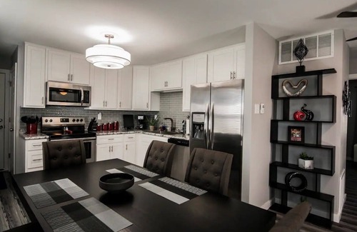 St. Peters House | Suburban Dream 3-Bedroom Home - 18 mins to STL