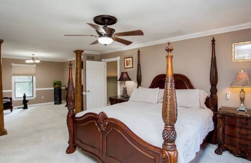 Morrisville House | Suburban Escape with Hot Tub!