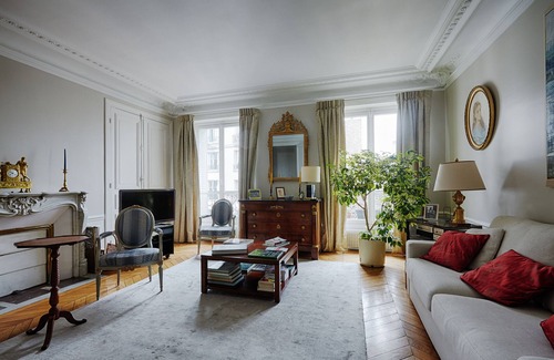 Neuilly-sur-Seine Apartment | Suburban Peace in Neuilly-Sur-Seine, by Veeve