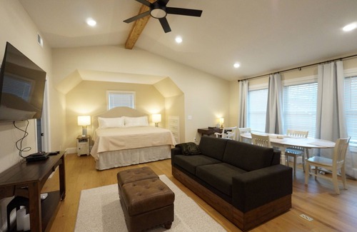 Greer House | Suburban Studio in Prime Area on Large Quiet Lot- GSP Airport, Greer, Greenville