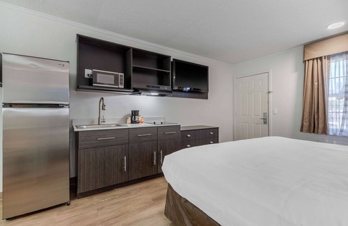 Red Hill Hotel | Suburban Studios at the University