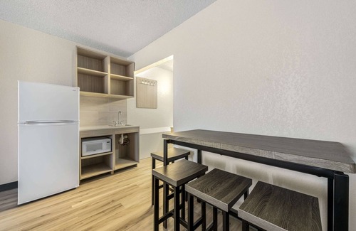 Pueblo Hotel | Suburban Studios Pueblo North