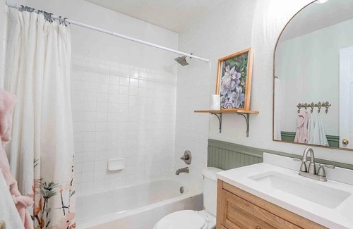 Firestone House | Suburban Villa with ALL the Amenities