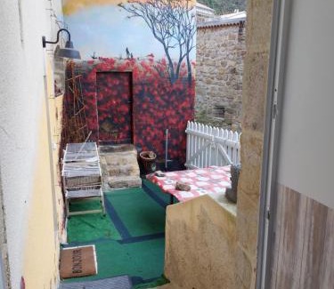 Labegude House | Sud Ardèche AUBENAS, VALS LES BAINS, LABEGUDE, Chambres d'hôtes Bensylv' entière privatif de 130 M2 4 lits 3 chambres pour 4 adultes et 2 enfants