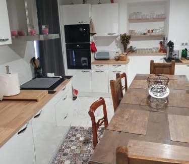 Labegude House | Sud Ardèche AUBENAS, VALS LES BAINS, LABEGUDE, Chambres d'hôtes Bensylv' entière privatif de 130 M2 4 lits 3 chambres pour 4 adultes et 2 enfants